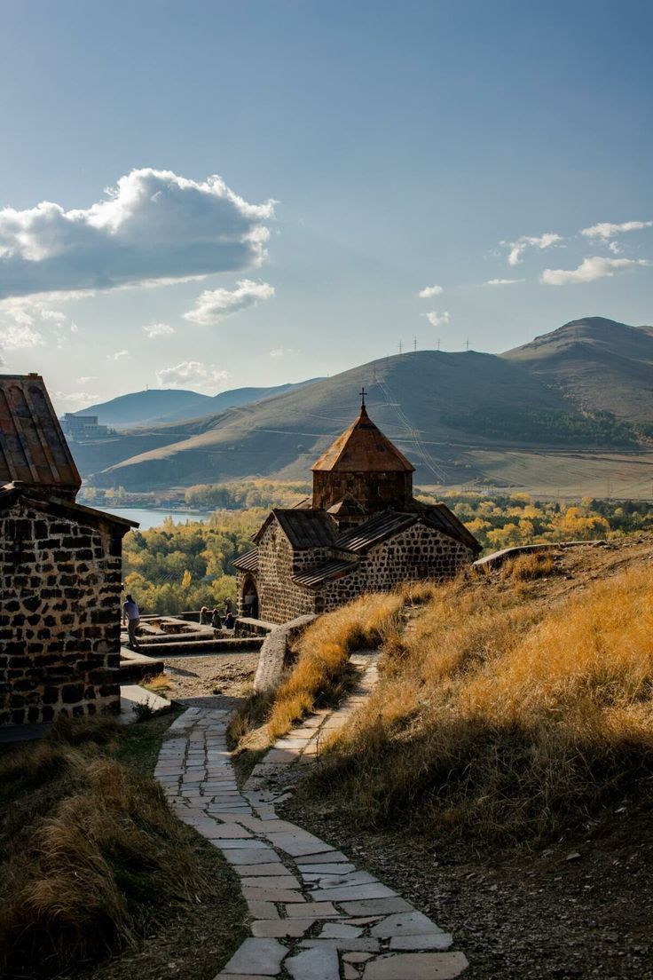 ARMENIA AWAITS